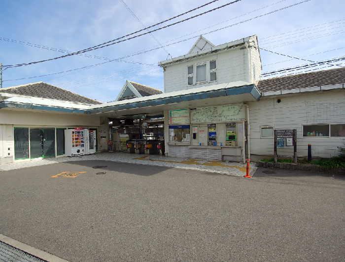 station. Kintetsu Nagano line 1200m until Takidanifudō Station