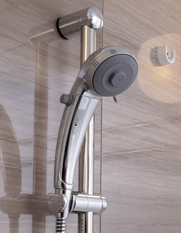 Bathing-wash room.  [Shower head (Fushiyu with function) and slide bar] From children to adults, To match the height to become a shower use, With slide bar to the fixed position of the shower head can be freely adjusted (same specifications)