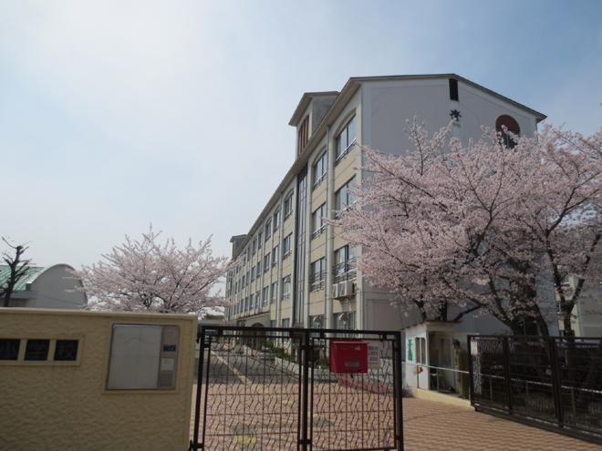 Primary school. 150m until Minami Nitta Elementary School