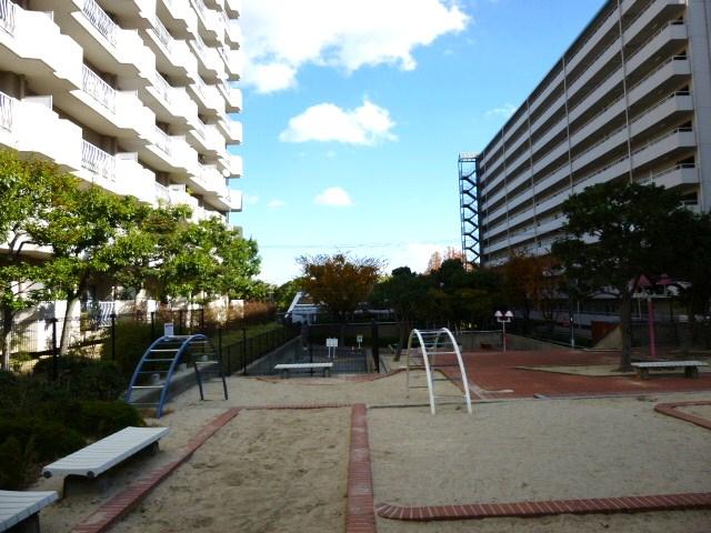 Other common areas. Mansion on-site park