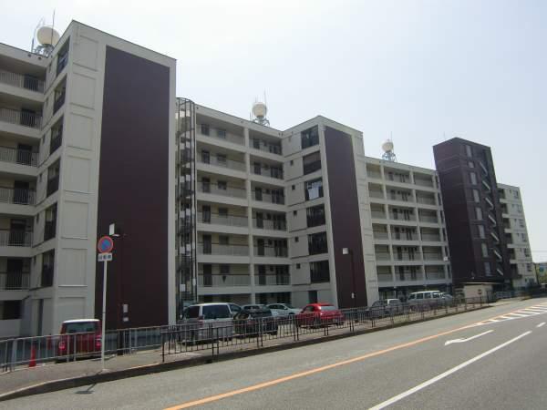 Local appearance photo. Momoyamadai Station 8 min. Walk