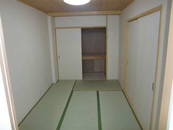 Non-living room. 2013 April 30 Japanese-style tatami mat replacement