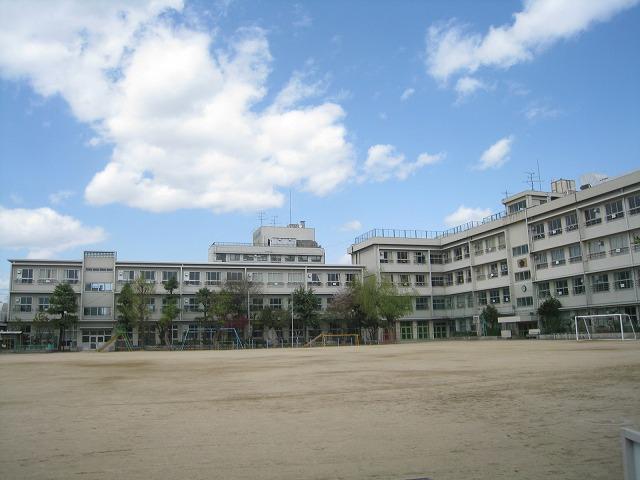 Primary school. Toyonaka Municipal Shonai to elementary school 963m
