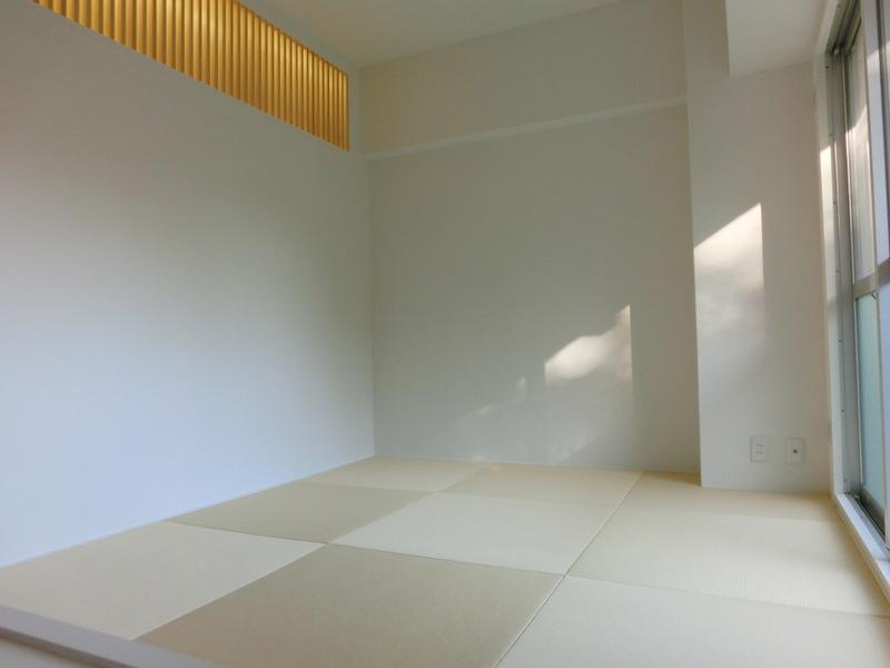 Non-living room. 5.2 is the Pledge of Japanese-style room. Stylish Ryukyu tatami.
