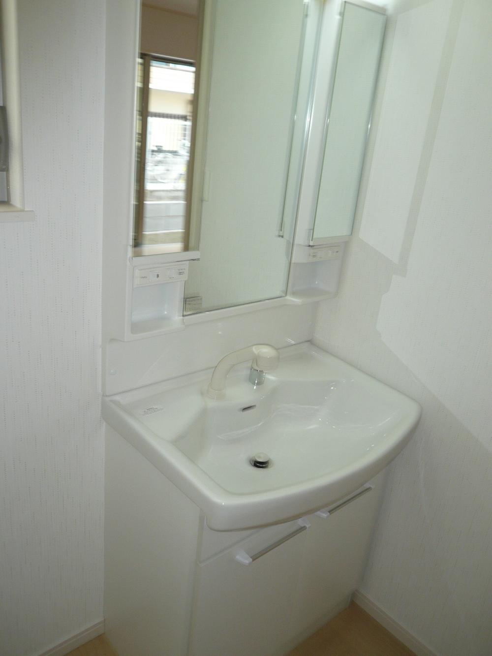 Wash basin, toilet