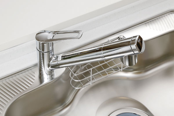 Kitchen.  [Water purifier integrated mixing faucet] Adopt a mixing faucet water purifier and the faucet are integrated. You can switch of clean water and raw water ※ Water purifier cartridge exchange (about 4 months), etc., You will need regular maintenance. Also, Cartridge replacement cost is required separately (same specifications)