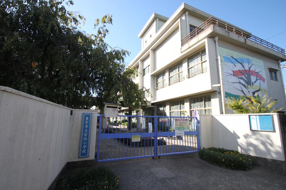 Primary school. 681m to Toyonaka Tatsuhotaru Pond Elementary School