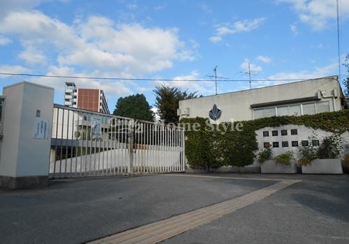 Junior high school. Toyonaka 878m to stand fourteenth junior high school