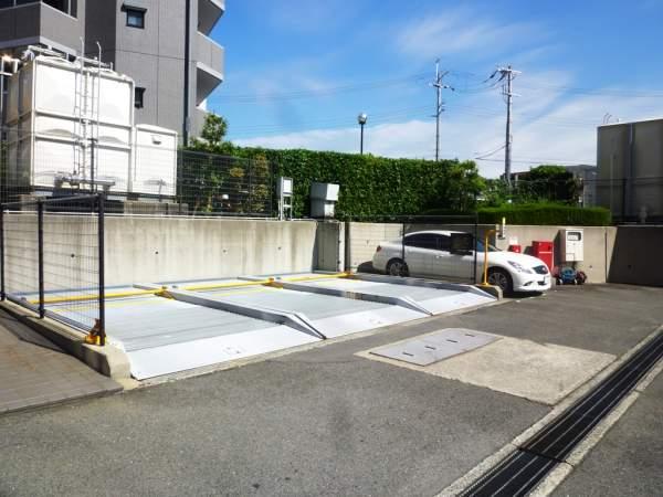 Parking lot