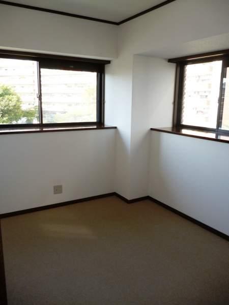 Non-living room. Northeast Western-style