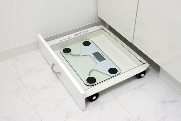 Bathing-wash room.  [Health meter storage] Secure the space of health meter dedicated to the bottom of the vanity. When not in use you can clean storage (same specifications)