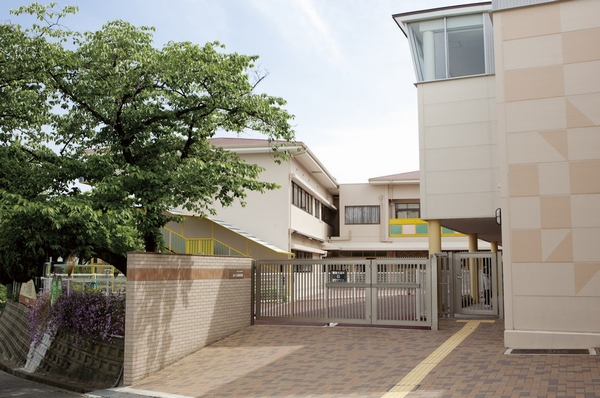 Preschool also Sankuma kindergarten (fiscal 2012, About 120m)