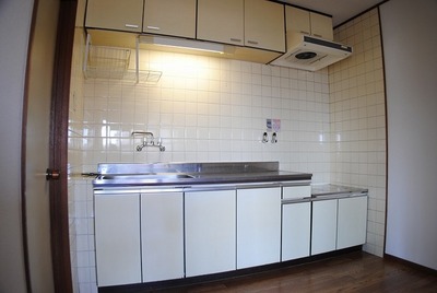 Kitchen. Two-burner gas stove installation Allowed