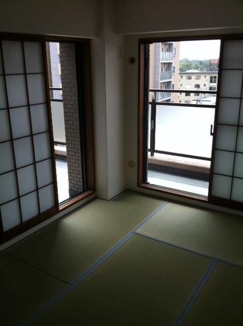 Non-living room. Japanese-style room 6 Pledge