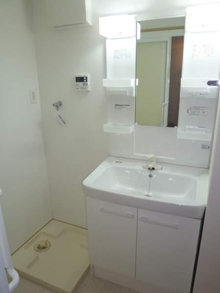 Wash basin, toilet