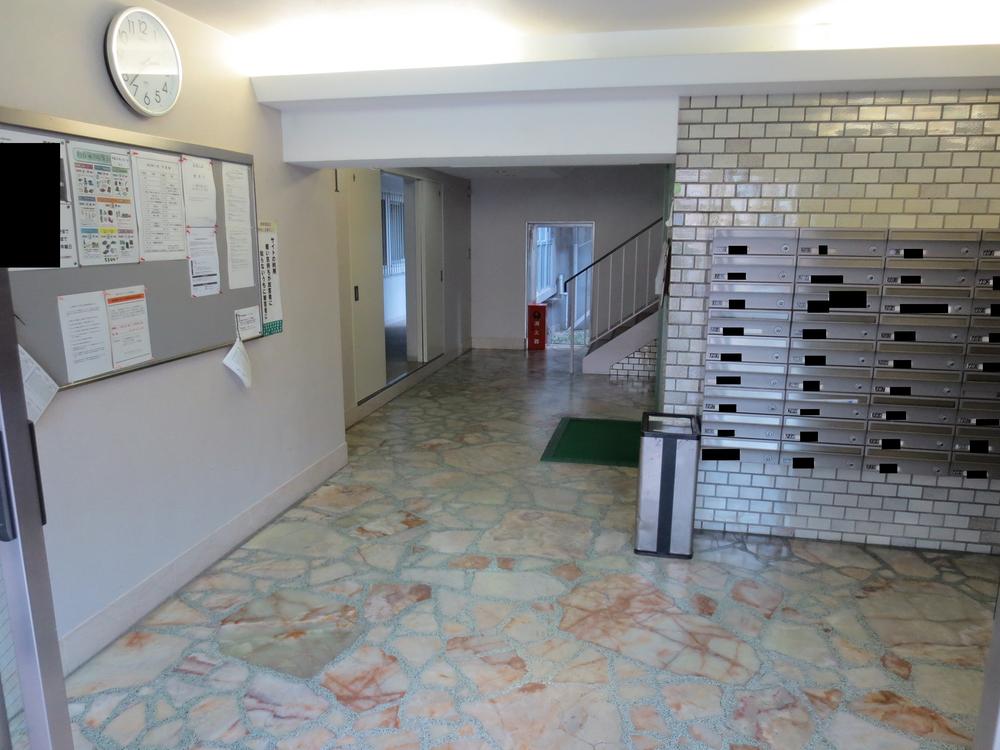 Entrance. Post