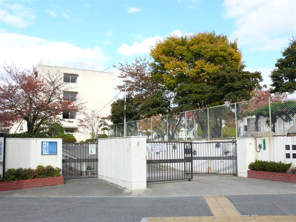 Junior high school. Toyonaka 436m to stand fifteenth junior high school  [6 mins] 