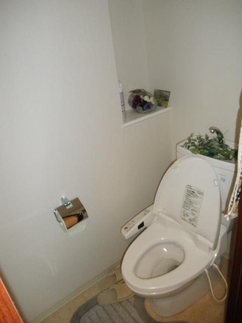 Toilet. Indoor site (August 2013) Shooting