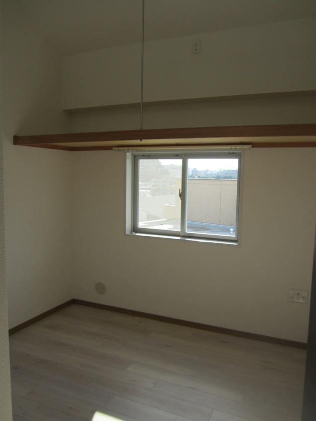 Non-living room. Western-style 4.9 Pledge