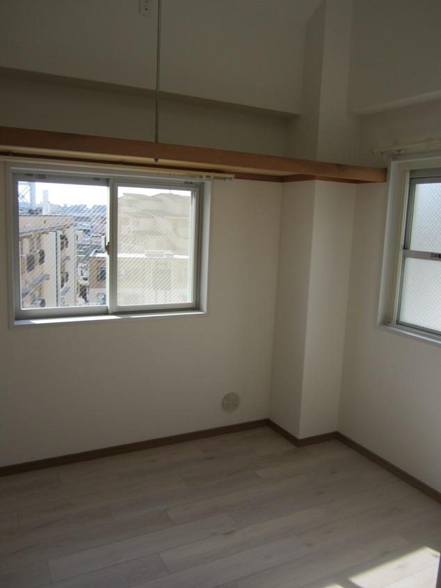 Non-living room. Western-style 4.9 Pledge
