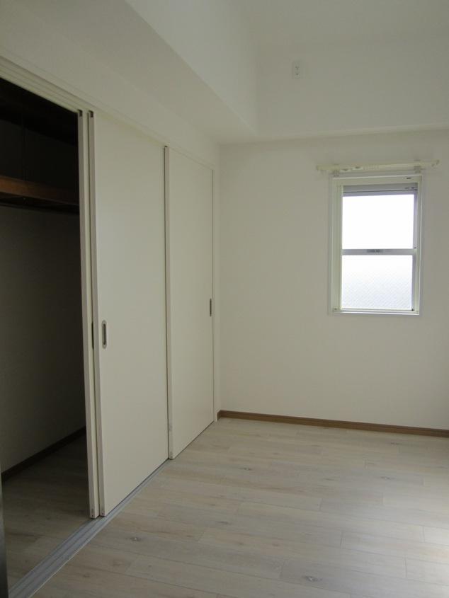 Non-living room. Western-style 6 Pledge