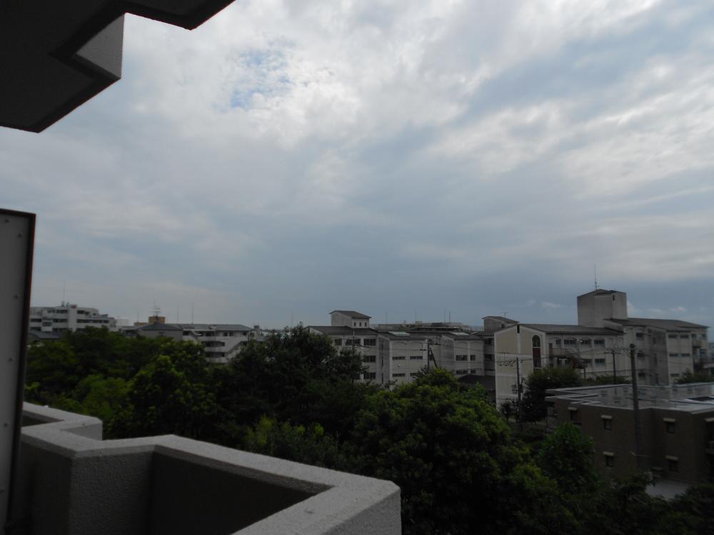 View photos from the dwelling unit. View from the site (December 2013) Shooting