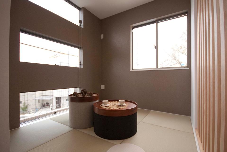 Building plan example (introspection photo).  ■  ■  Japanese-style room  ■  ■ Is soft divided lattice a space of livingese-style rooms in a modern atmosphere. It also stuck to the mat color or wall. 