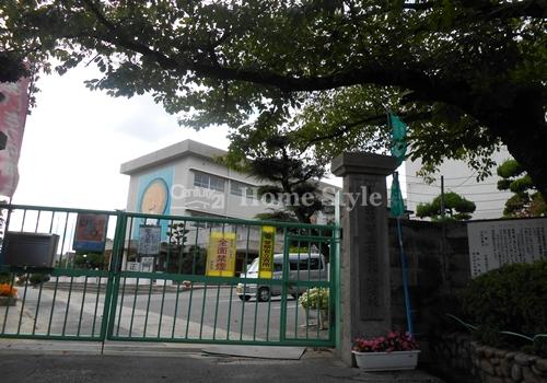 Primary school. Toyonaka 556m up to municipal Sakurai valley elementary school