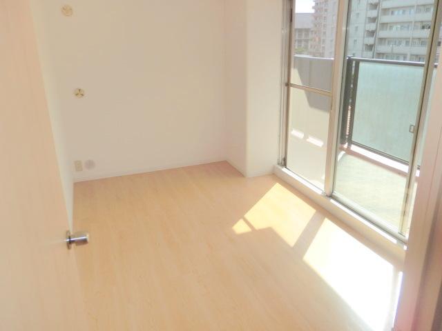 Non-living room. It is good per positive Western-style.