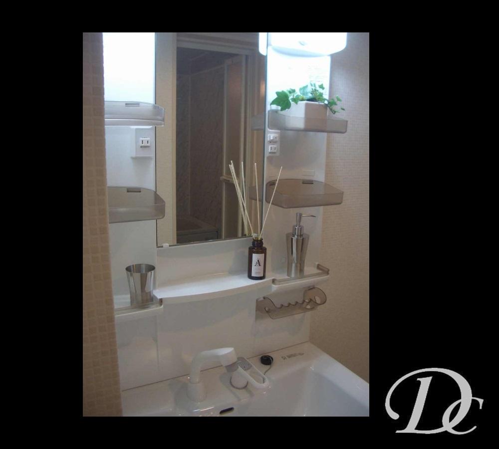 Wash basin, toilet. Cross Chokawa, Replacement Down Light, Roll screen had made, etc.