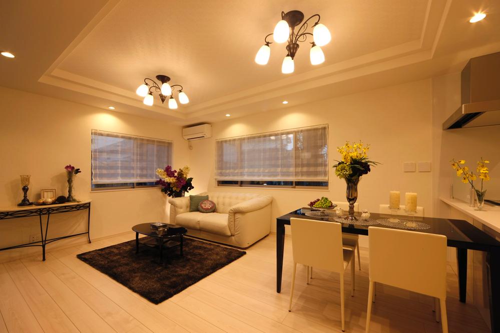Building plan example (introspection photo). Spacious living room of the building plan example (No. 1 point) ceiling height 2.6m