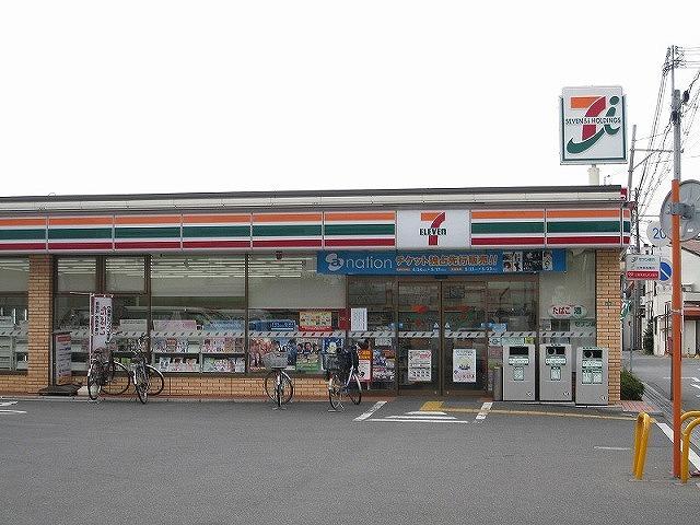 Convenience store. 365m to Seven-Eleven Toyonaka Sennari the town shop