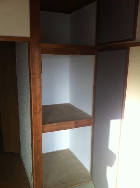 Receipt. Is a Japanese-style room of storage.