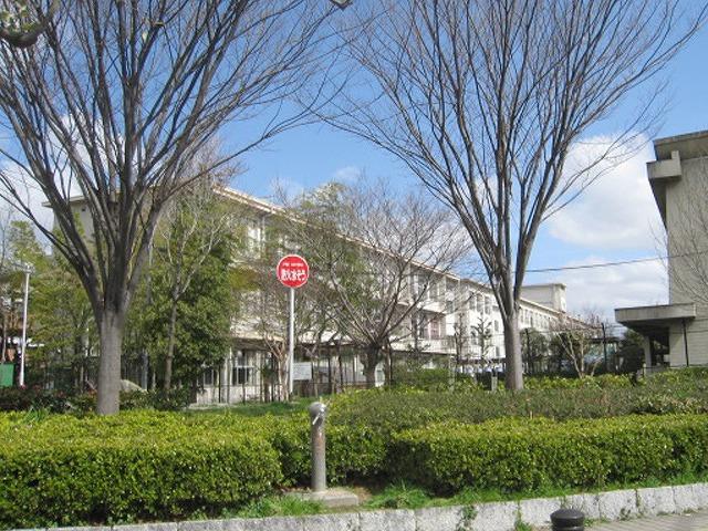 Primary school. Toyonaka 762m to stand Noda Elementary School