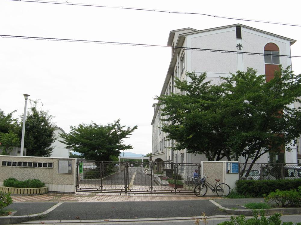 Primary school. Toyonaka 209m to stand Nitta Minami Elementary School