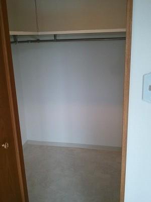 Receipt. Walk-in closet