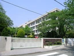 Junior high school. Toyonaka 869m to stand second junior high school