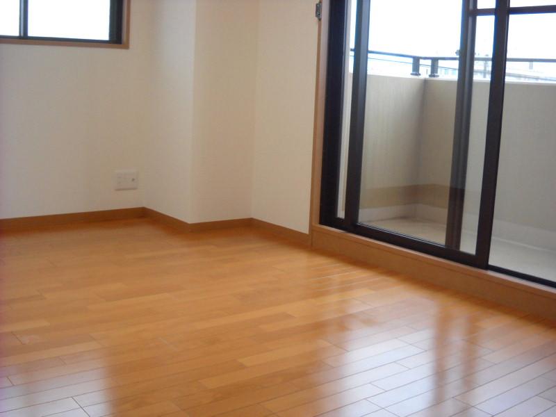 Non-living room. Balcony side Western-style