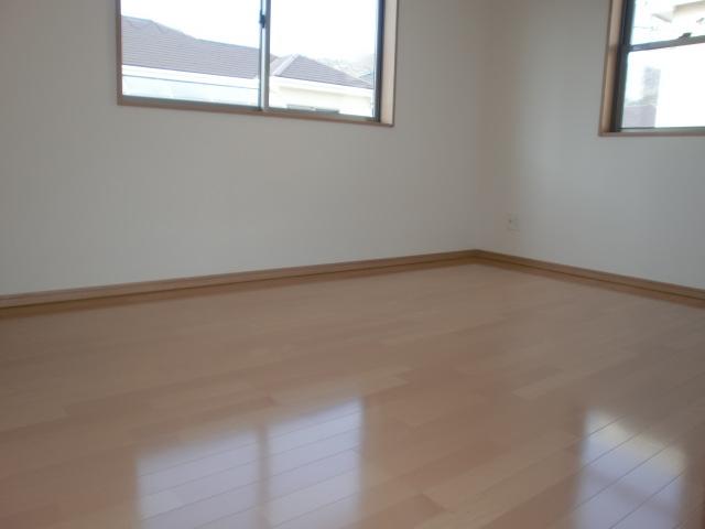 Non-living room. Same specifications of the company's other properties