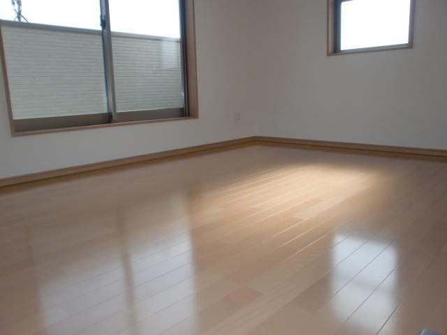 Non-living room. Same specifications of the company's other properties