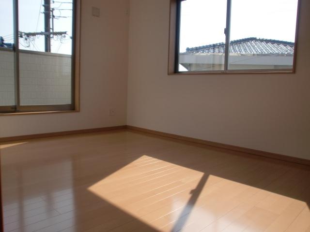 Non-living room. Same specifications of the company's other properties