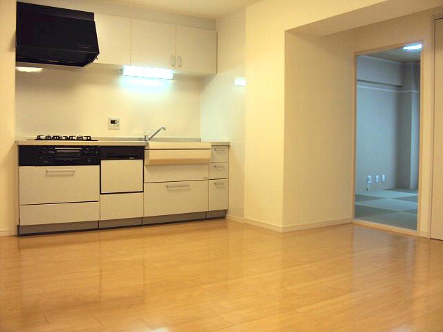 Kitchen.  ■ Kitchen around effortlessly clean Oil dirt easily washable material ■