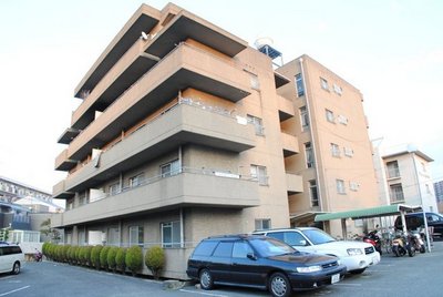 Building appearance. This firm apartment in reinforced concrete building. 