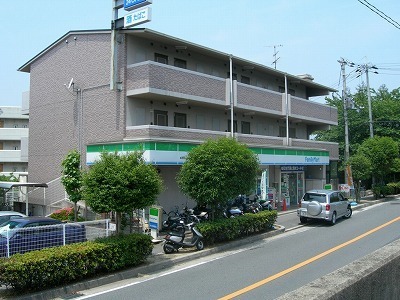 Convenience store. 341m to Family Mart (convenience store)