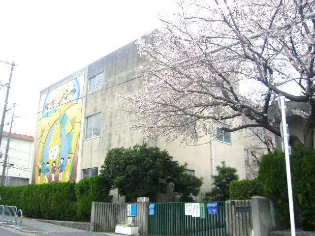 Primary school. Shoji until elementary school 650m