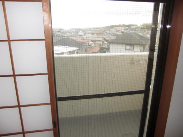Balcony. South Balconies offer Japanese-style room