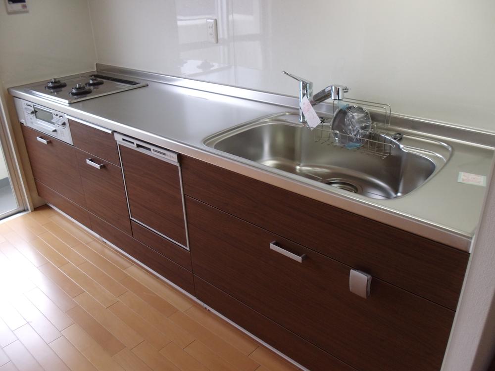 Kitchen. Indoor (12 May 2013) Shooting