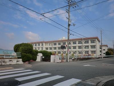 Junior high school. Toyonaka Municipal eleventh 456m to one junior high school
