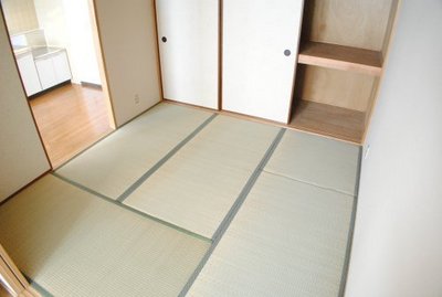 Living and room. Spend slowly in the Japanese-style room