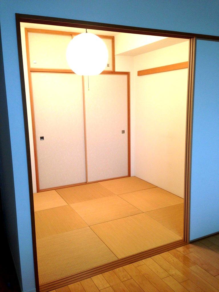 Non-living room. Japanese-style room (Ryukyu tatami) (October 2013) Shooting